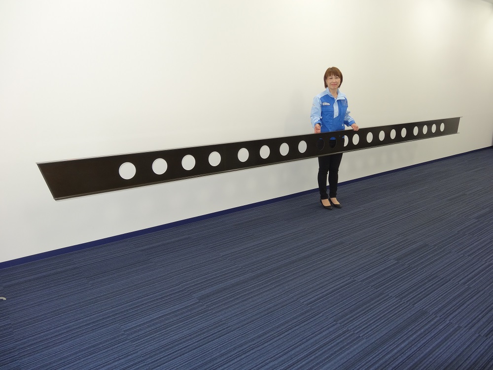 本音響実験棟で使用したCFRP部材は
長さ6 m、重量17kg